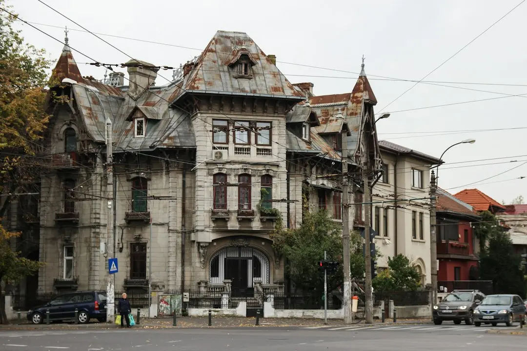 De ce în comunism se putea înota în lacurile din București, iar astăzi este interzis?