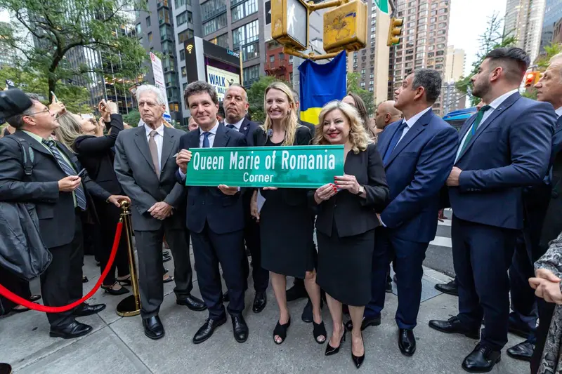 New York-ul omagiază istoria: O intersecție poartă numele Reginei Maria