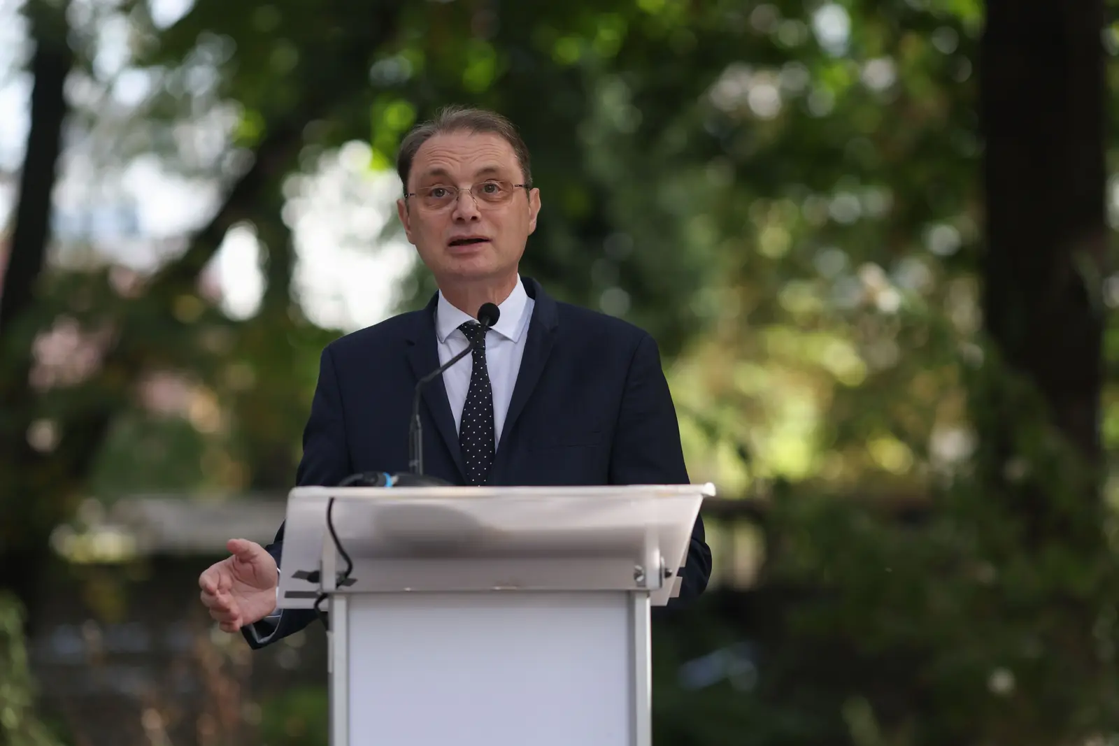 Luca Niculescu continuă discuțiile pentru formarea noului guvern astăzi
