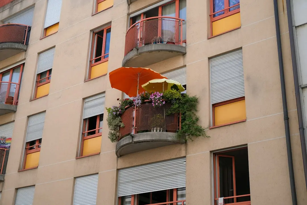 Unire balcon-sufragerie fără autorizație: impozit dublu
